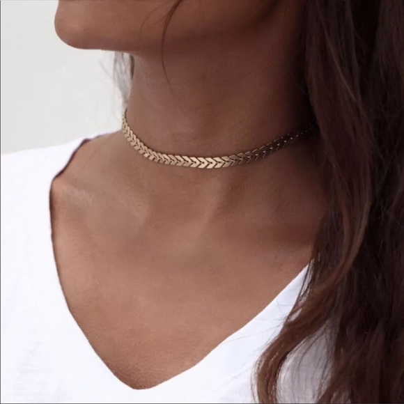 mam262 Jewelry - Gold Arrow Shaped Choker Necklace